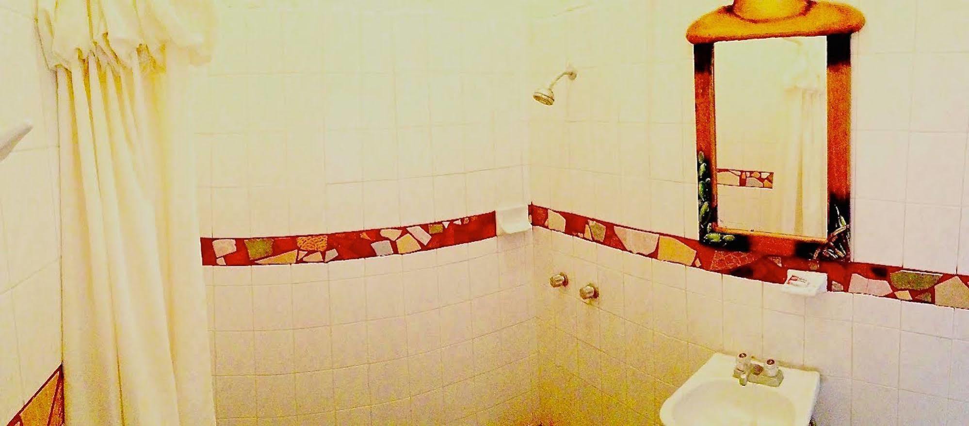 טונאלה Hotel Mi Pueblito מראה חיצוני תמונה